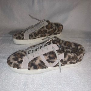 Women’s 9.5 VINTAGE HAVANA Mix Leopard Fluffy Fleece Slip On Low Back Sneakers